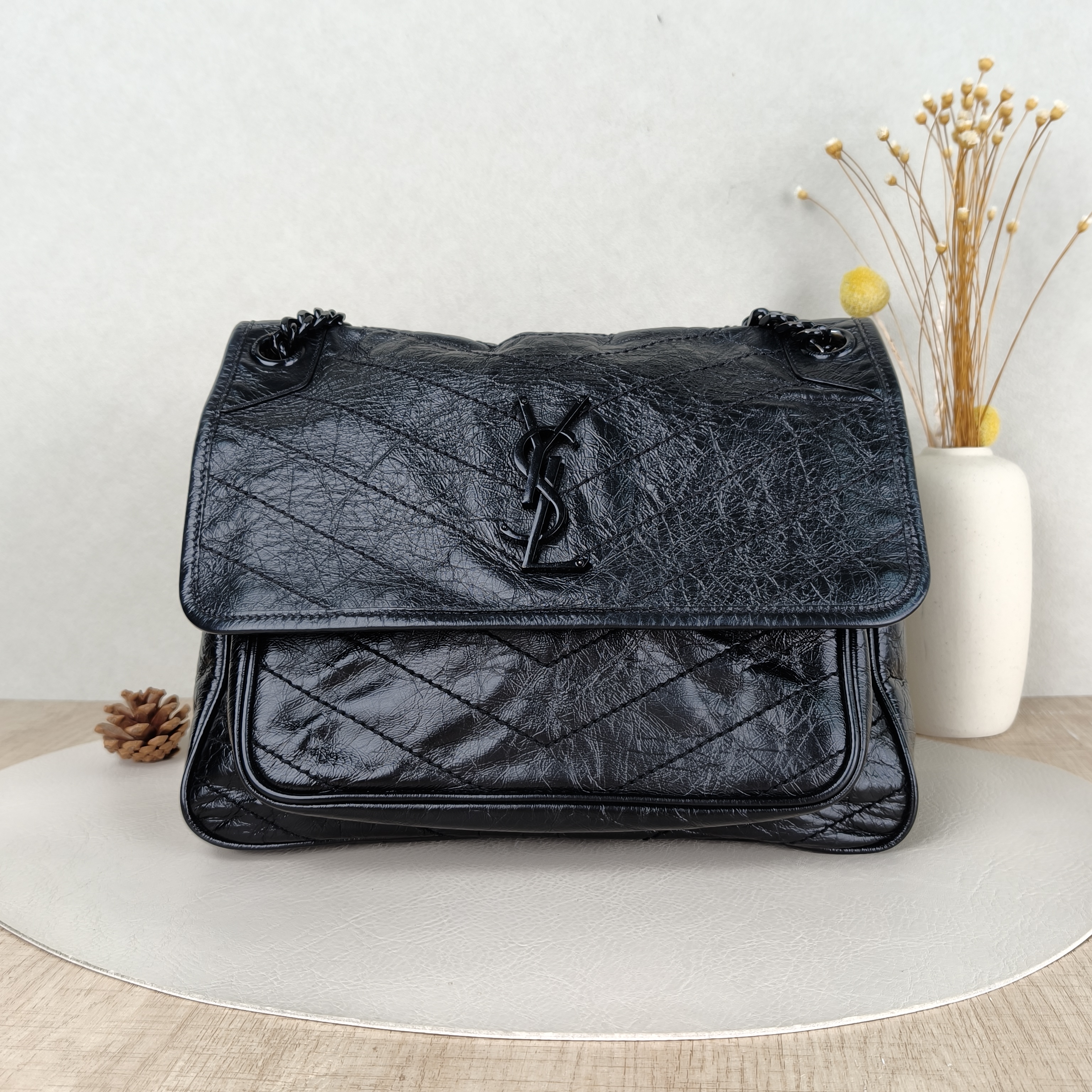 SAINT LAURENT Crossbody Bag Niki Black Waxed Leather Calfskin Medium28 × 8.5 × 20 cm