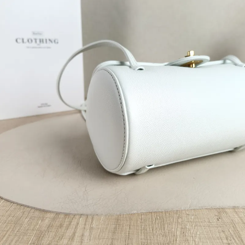 Chanel Shoulder Bag preppy coco Bowling Bag Green Calfskin Small 20.5 × 10 × 10 cm — detail view 11 of 11