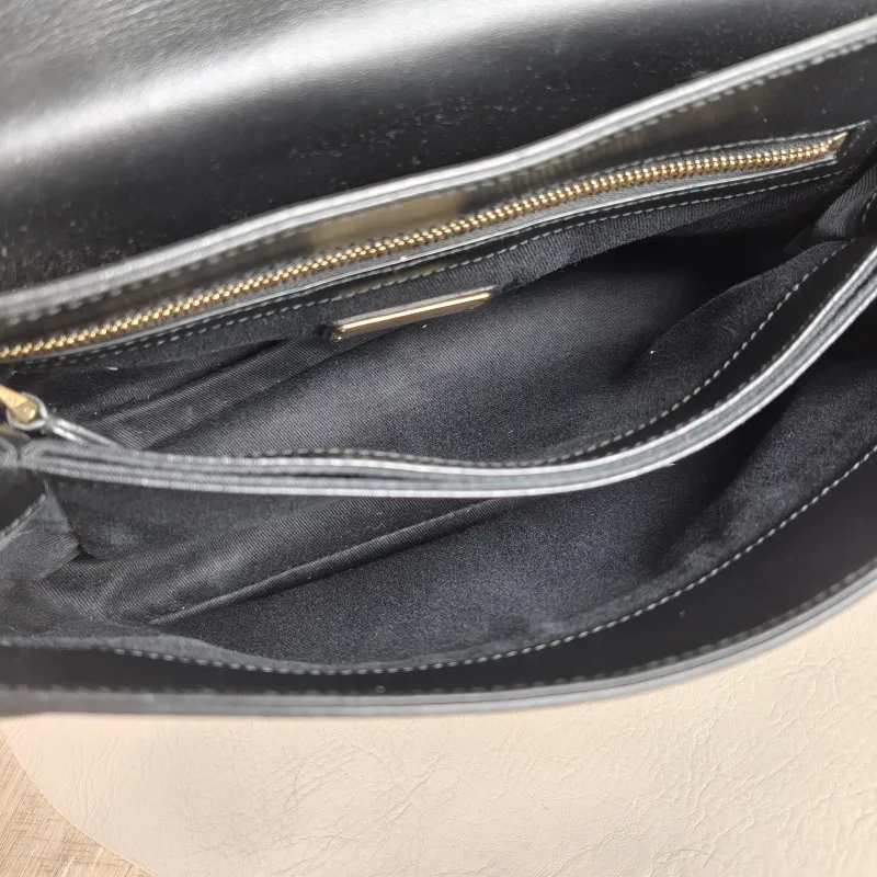 FERRAGAMO Shoulder Bag Black Calfskin 24.5 × 11.5 × 18 cm — detail view 5 of 13