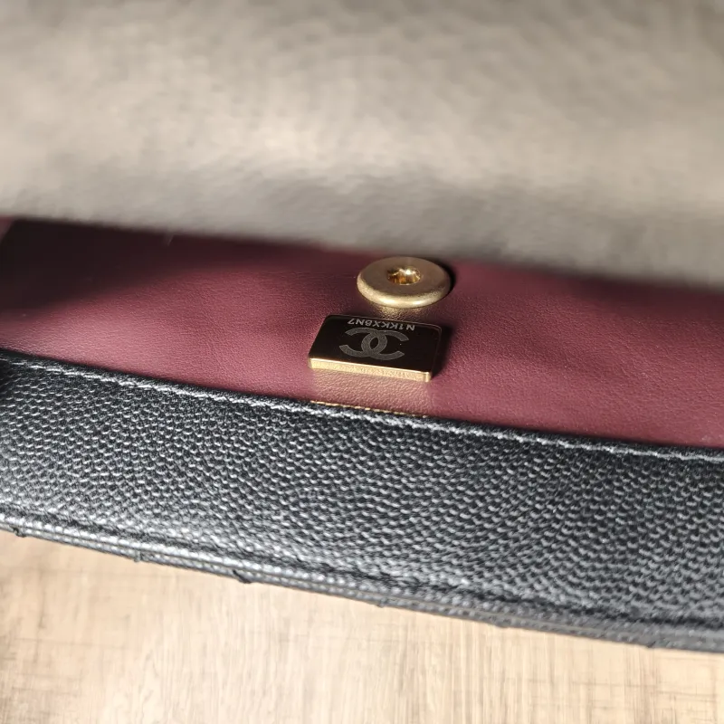Chanel Crossbody Bag Edition coco handle Black Grained Calfskinmini19 × 9 × 13 cm — detail view 11 of 18