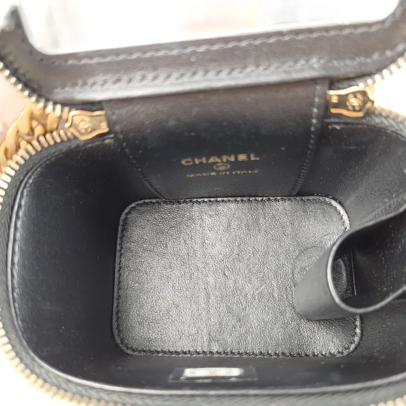 Chanel Crossbody Bag Edition Black Grained Calfskin nano 10 × 7 × 9 cm — detail view 9 of 11