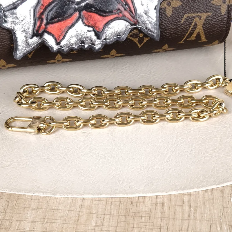 Louis Vuitton Crossbody Bag IVY Monogram PVC Small 23.5 × 4.3 × 12 cm — detail view 4 of 13