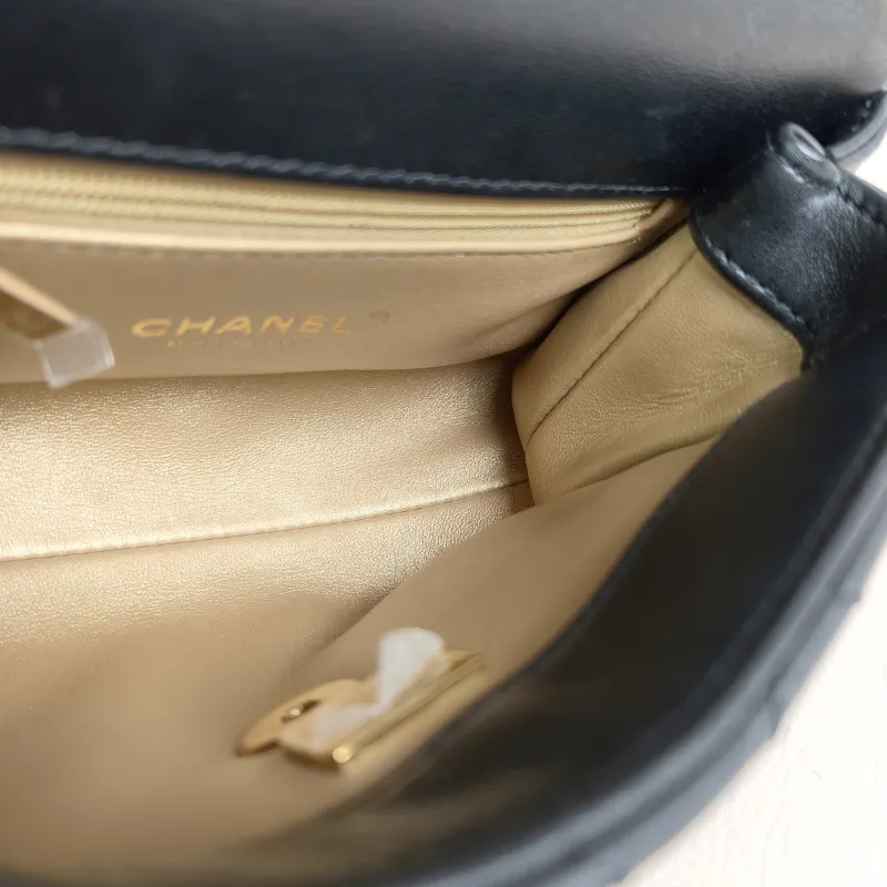 Chanel Crossbody Bag Coco Handle​Black Calfskinmini19 × 9 × 13 cm — detail view 5 of 13