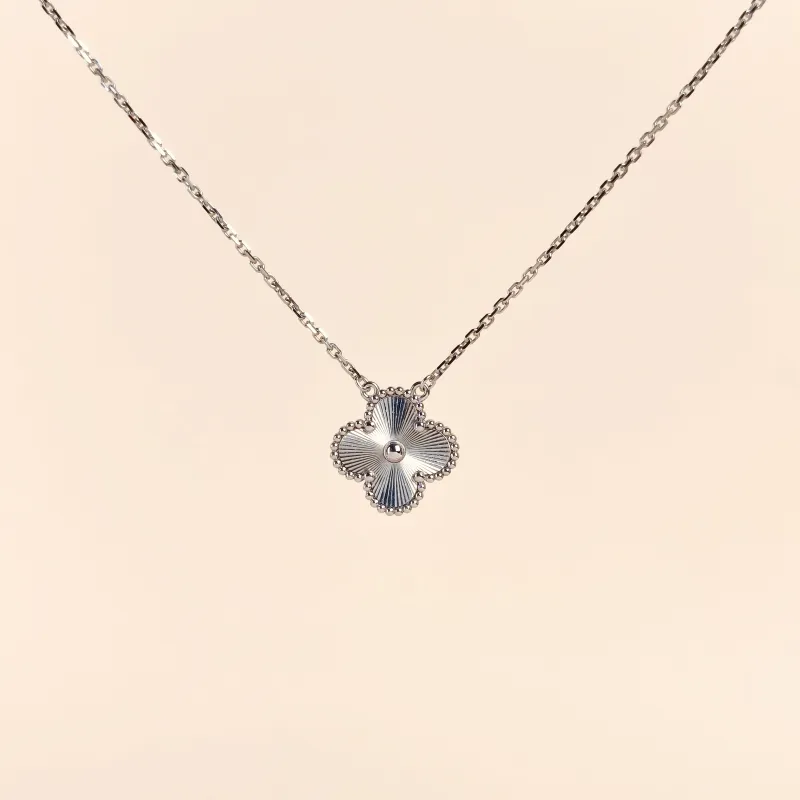 Van Cleef & Arpels Necklace Alhambra White Gold18KW hite Gold Vintage Small1.5 × 1.5 × 40.5 cm