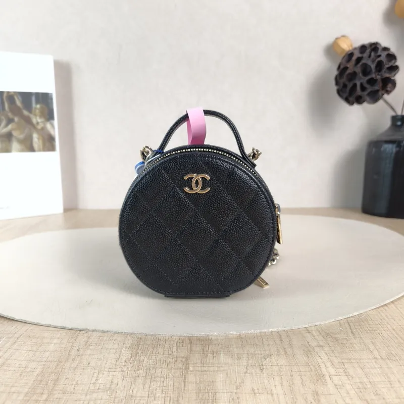 Chanel Crossbody Bag Crossbody Bag Black Grained Calfskin 12 × 5.5 × 11 cm 31