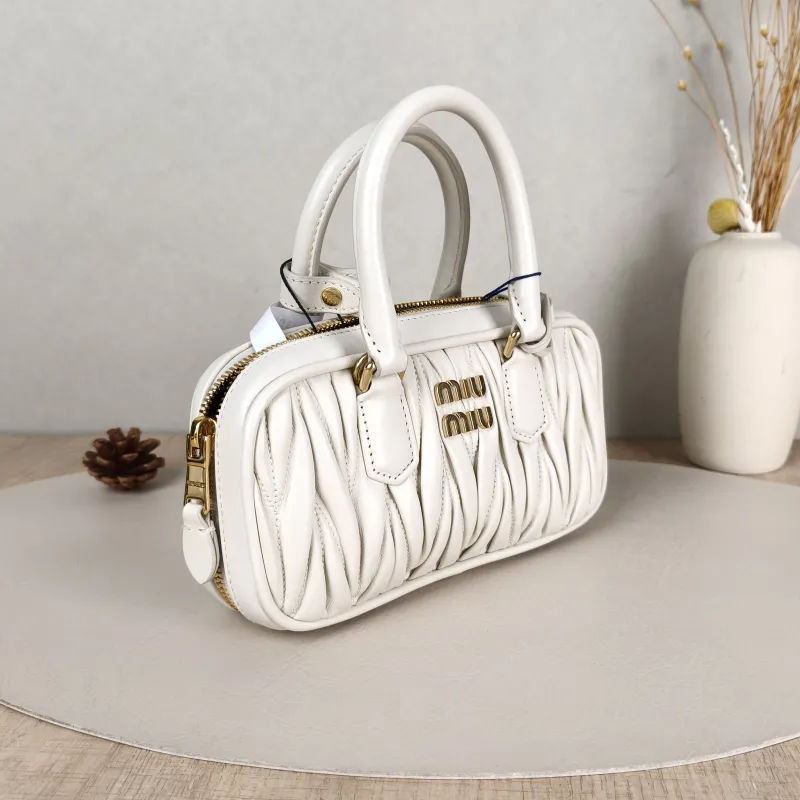 Miumiu Top Handle Bag Arcadie MatelasséCollection Edition White Lambskin mini19 × 5 × 10 cm — cover view 4 of 5
