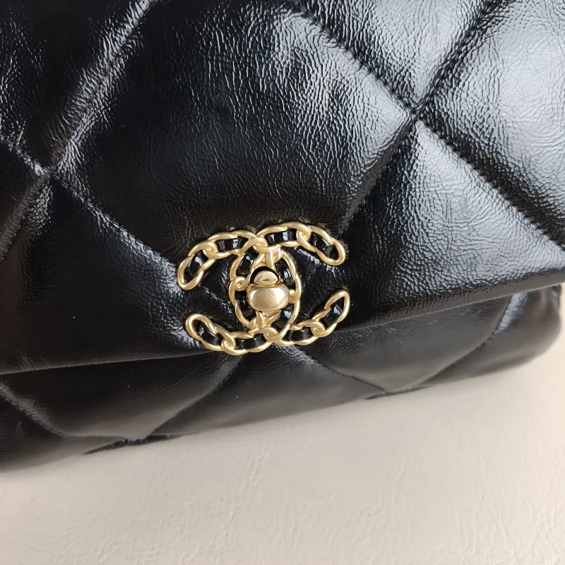 Chanel Crossbody Bag 19Bag Black Waxed Leather Small 26 × 9 × 16 cm 30 — detail view 14 of 14