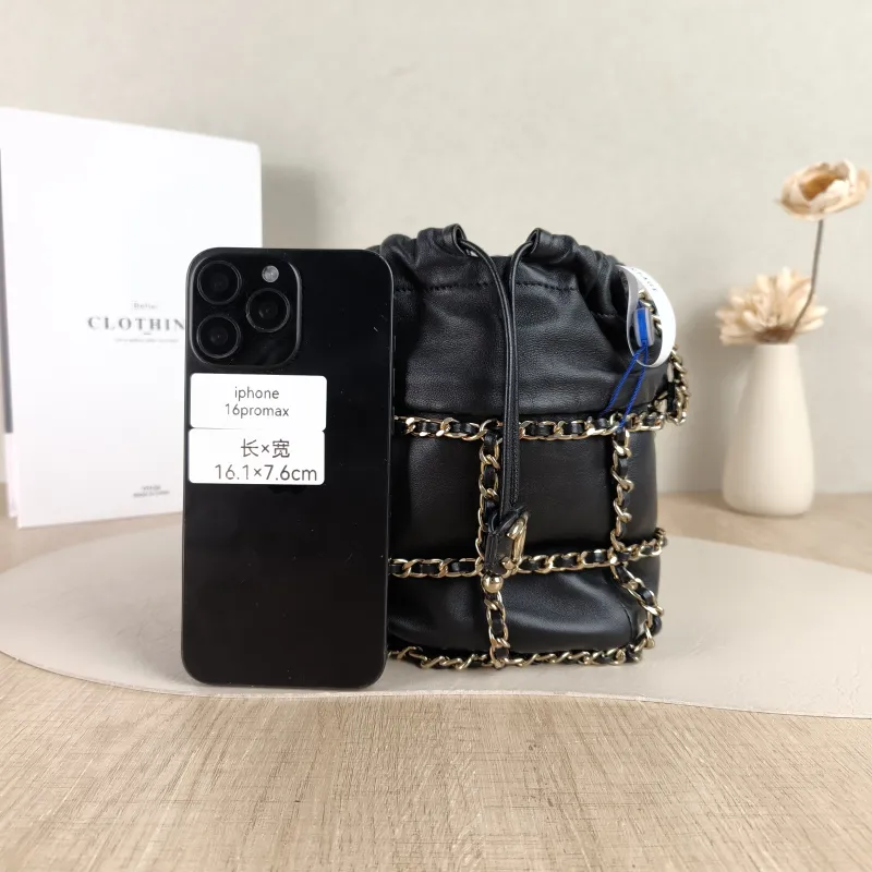 Chanel Crossbody Bag Crossbody Bag Black Lambskin One Size12 × 11 × 18 cm — cover view 3 of 5