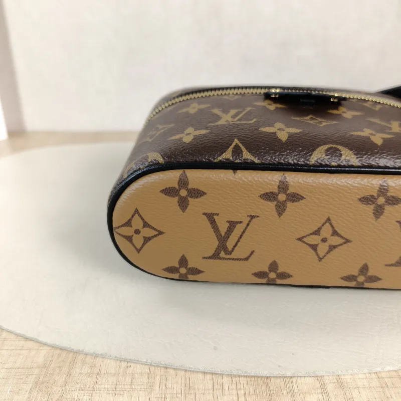 Louis Vuitton Shoulder Bag VANITY Cosmetic Bag Monogram PVC Small 19 × 11 × 13 cm — detail view 3 of 11