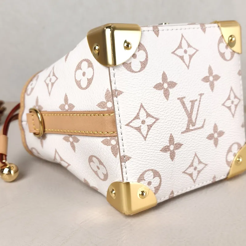 Louis Vuitton Crossbody Bag NOÉ PURSE LV CHARMS PVC Mini 11.5 × 11.5 × 11.5 cm — detail view 1 of 10