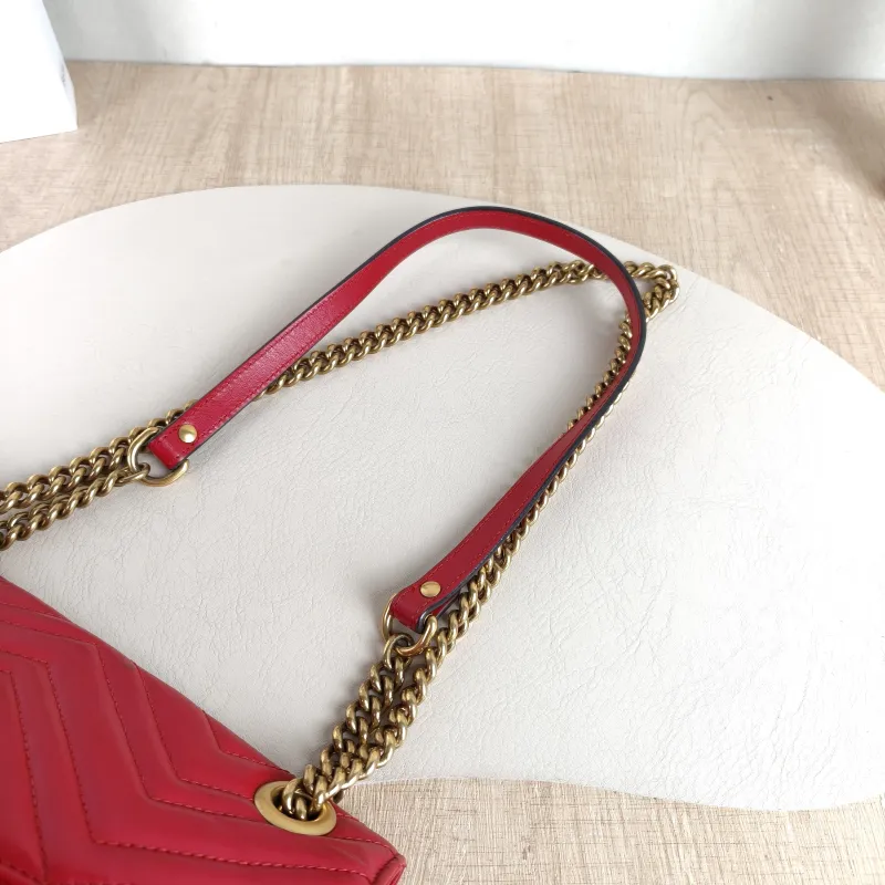 GUCCI Crossbody Bag GG Marmont Medium Marmont 26Red Calfskin Medium26 × 7 × 15 cm — detail view 11 of 11