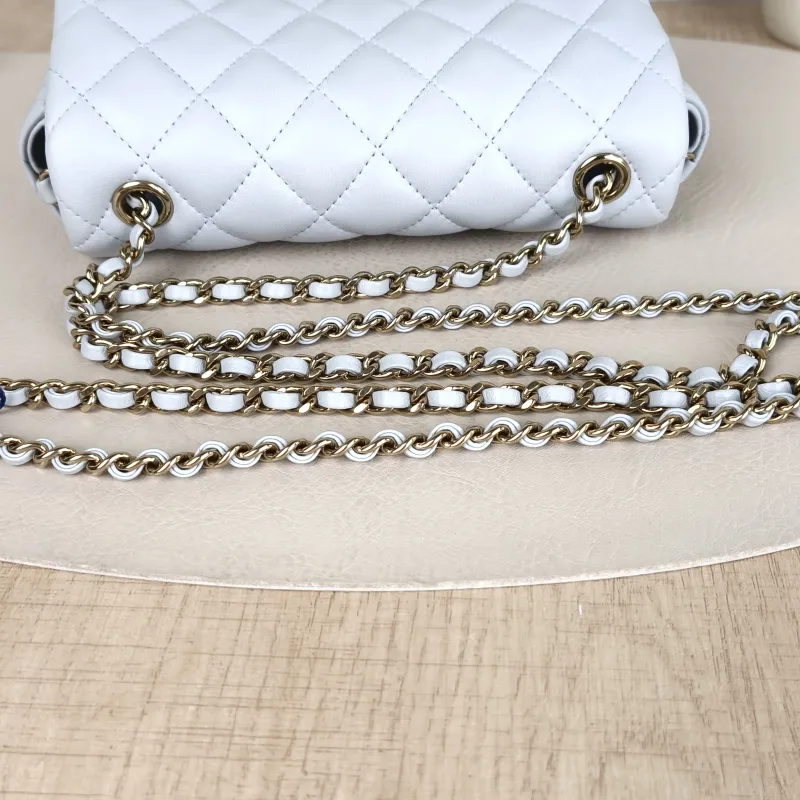 Chanel Crossbody Bag Classic Flap Large Mini CF Mini Collection Crossbody Bag Lambskinmini18 × 5 × 12 cm — detail view 9 of 15