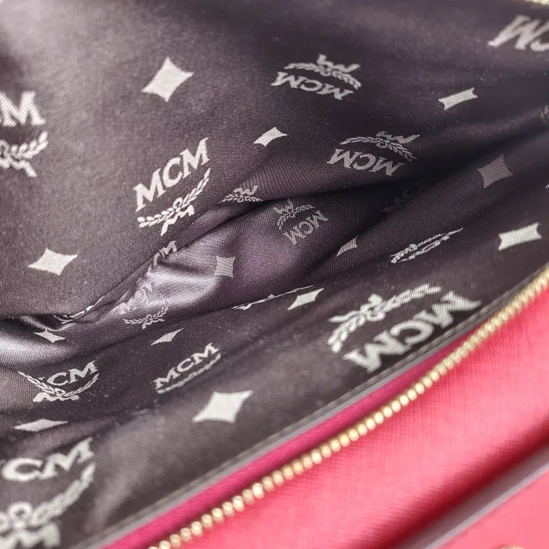 MCM Crossbody Bag Crossbody Bag Red Calfskin One Size 25 × 17 × 21 cm — detail view 14 of 15