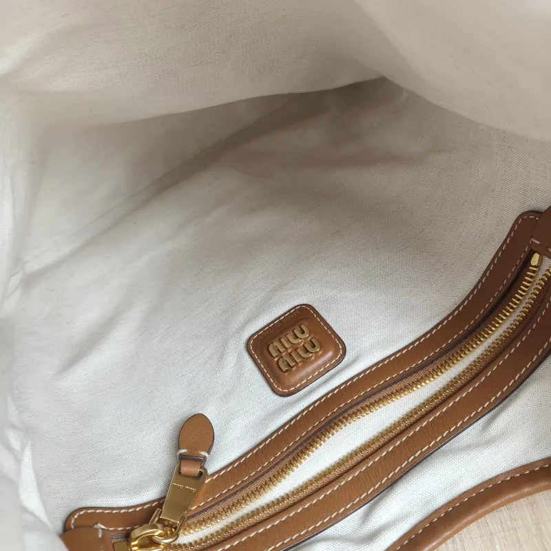 Miumiu Shoulder Bag IVY Tote Shopping Tote CC alfskin Medium 35*40 — detail view 6 of 10