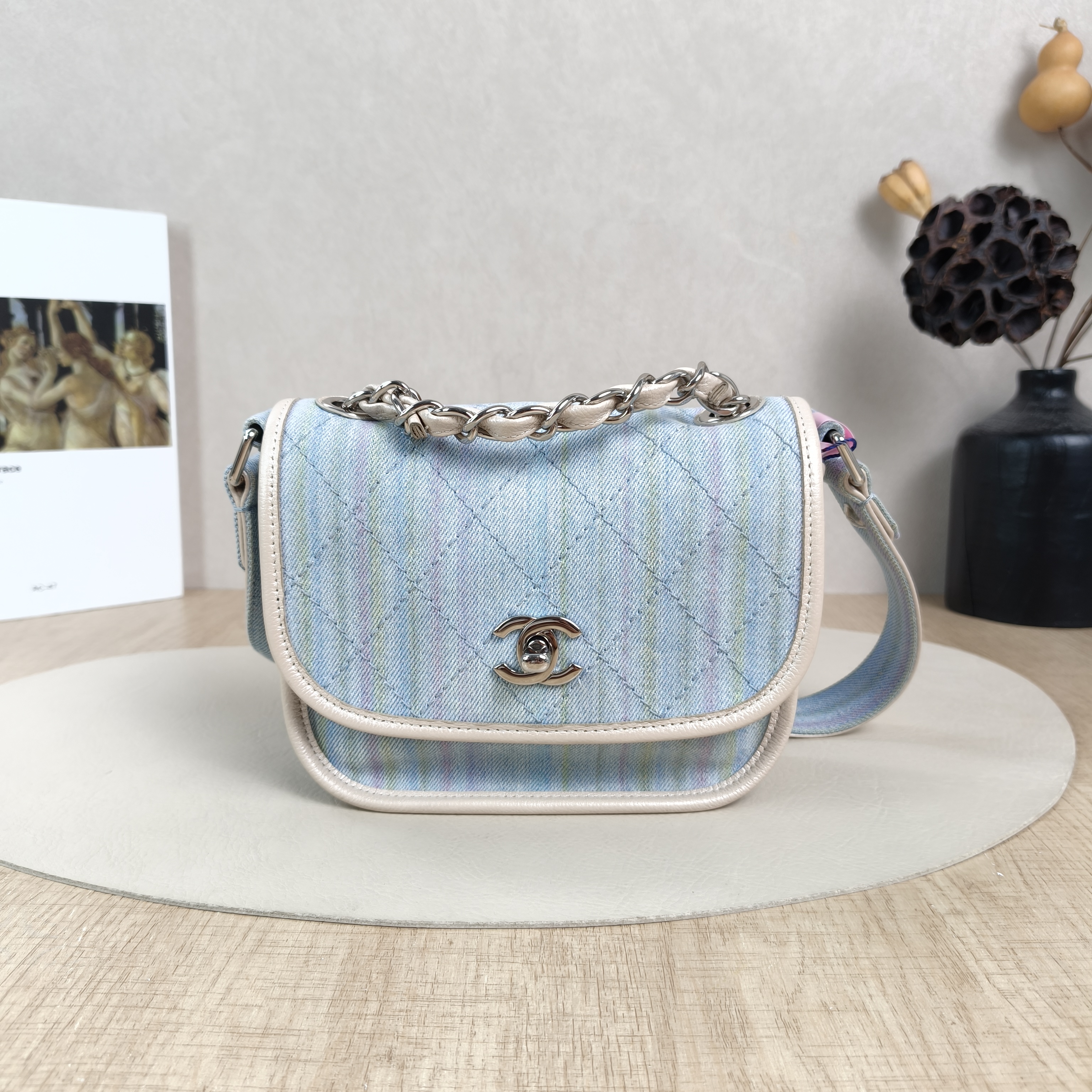 Chanel Crossbody Bag Calfskin 18 × 7 × 14 cm