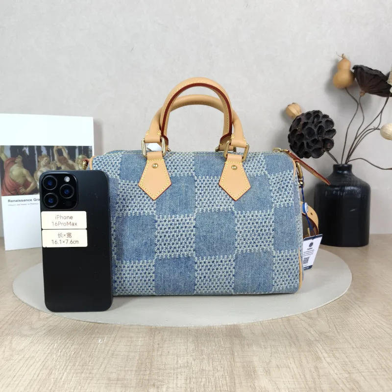 Louis Vuitton Crossbody Bag Speedy25 Medium 25 × 15 × 19 cm — cover view 2 of 6