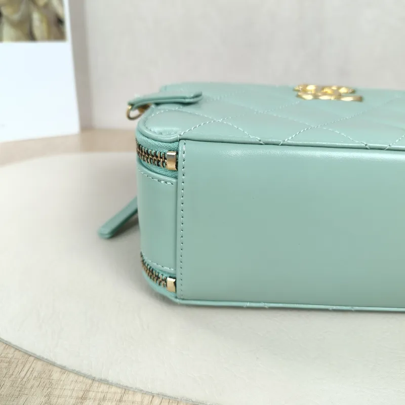 Chanel Crossbody Bag Green Waxed Leathermini18.5 × 8 × 13.5 cm — detail view 1 of 13