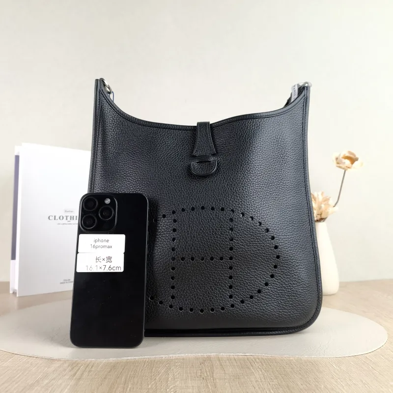 Hermès Crossbody Bag Evelyne 29 29 Black Taurillon Clemence TC Calfskin Small 29 × 8 × 30 cm B — cover view 5 of 6