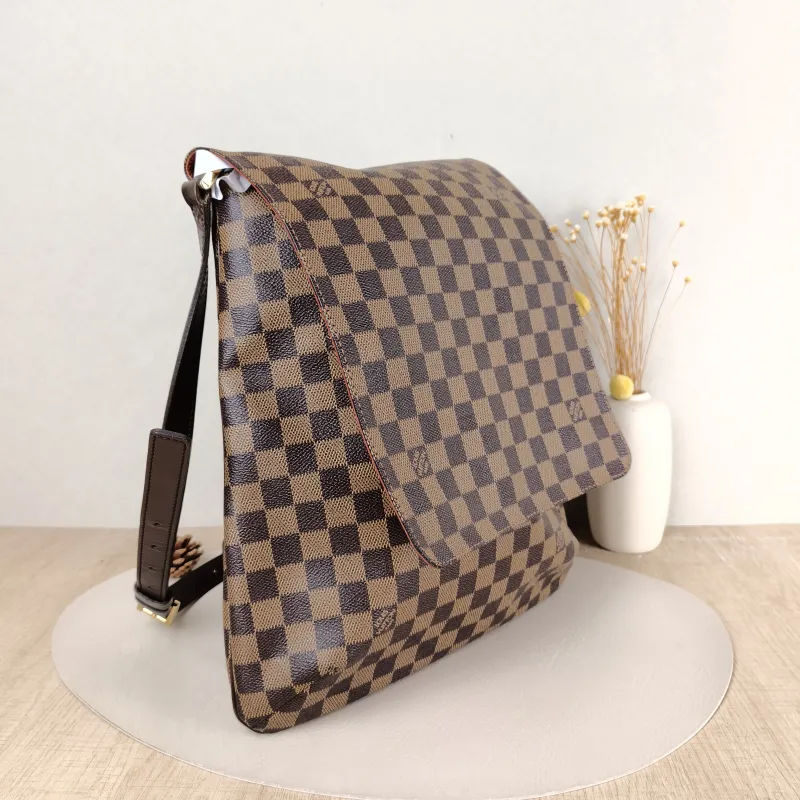 Louis Vuitton Shoulder Bag Messenger Bag Damier Ebene PVC 30 × 3 × 33 cm — cover view 2 of 5