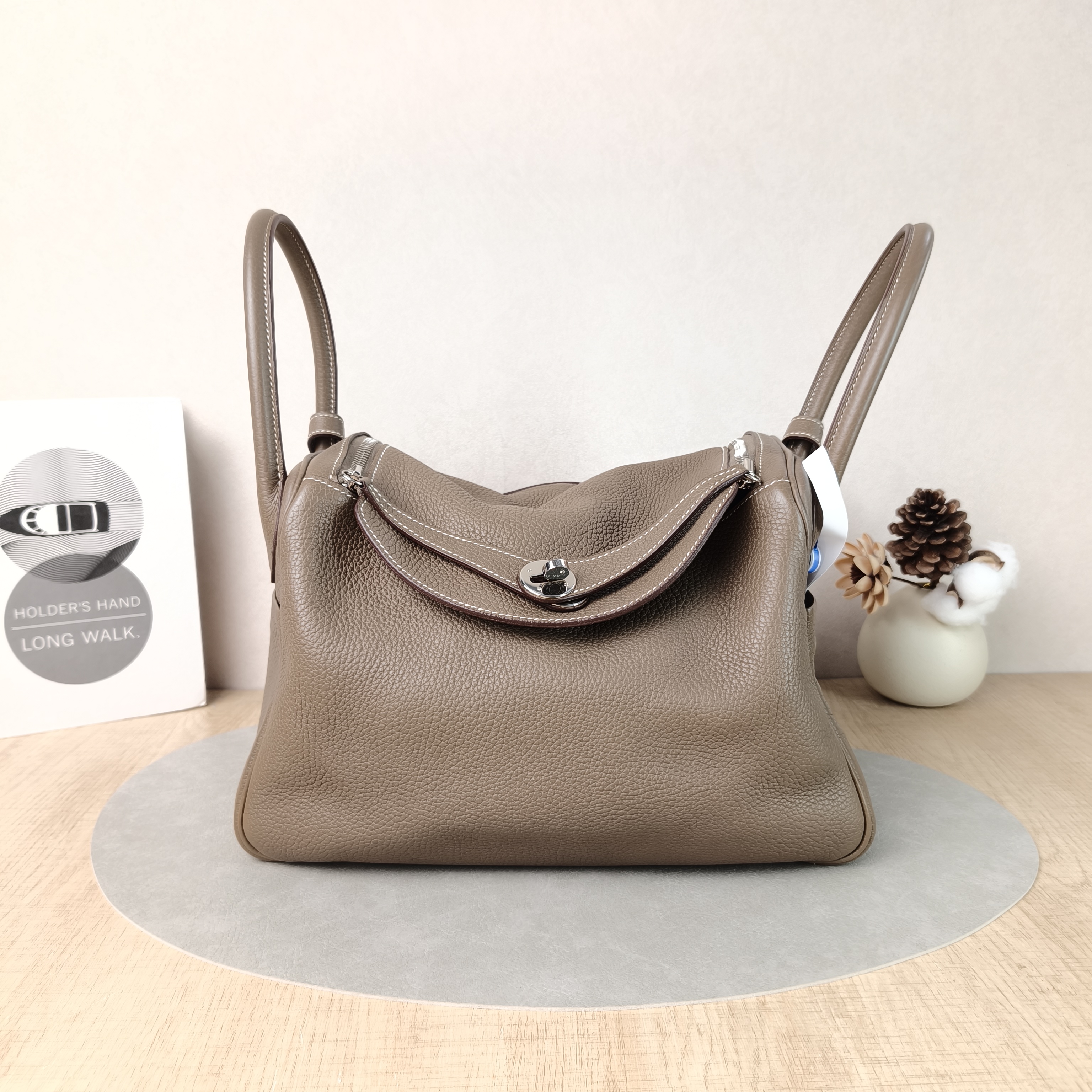 Hermès Shoulder Bag Lindy 30 TC Calfskin Medium30 × 15 × 19 cm