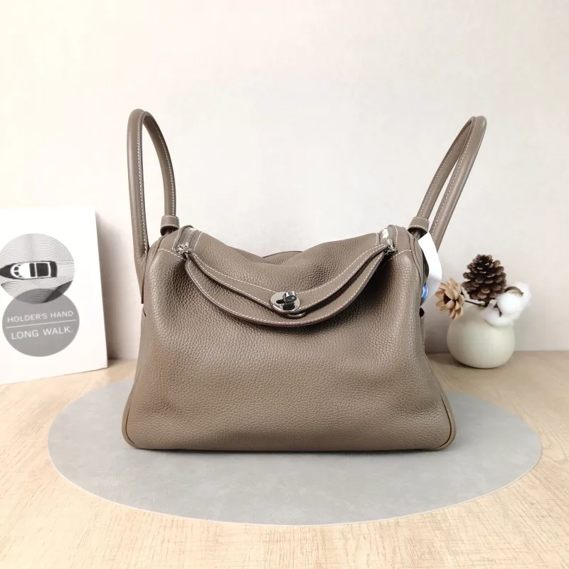 Hermès Shoulder Bag Lindy 30 TC Calfskin Medium30 × 15 × 19 cm