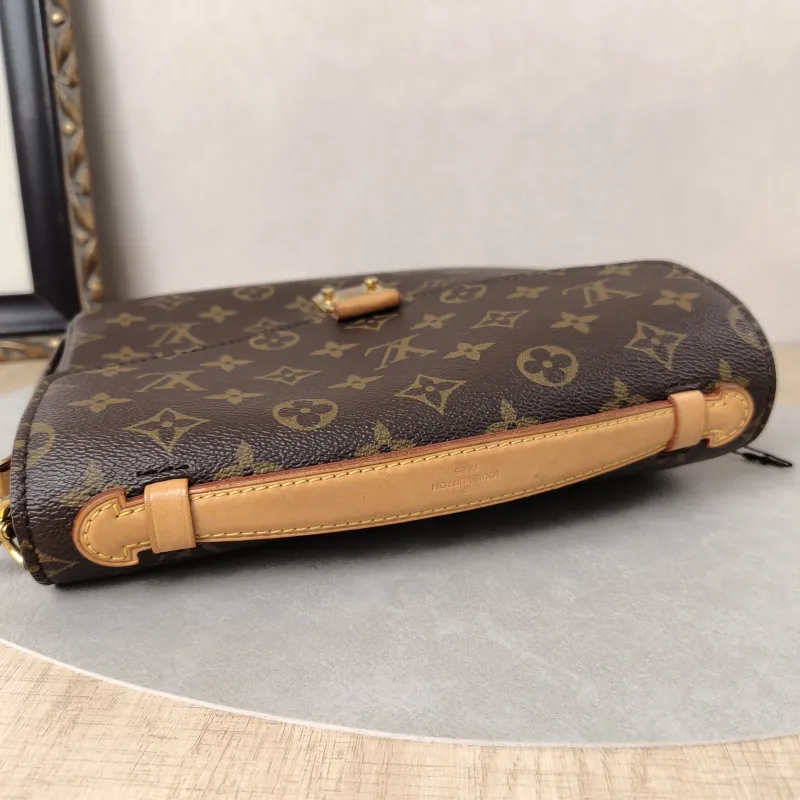 Louis Vuitton Crossbody Bag Pochette Métis Monogram PVC Medium25 × 7 × 19 cm — detail view 5 of 17
