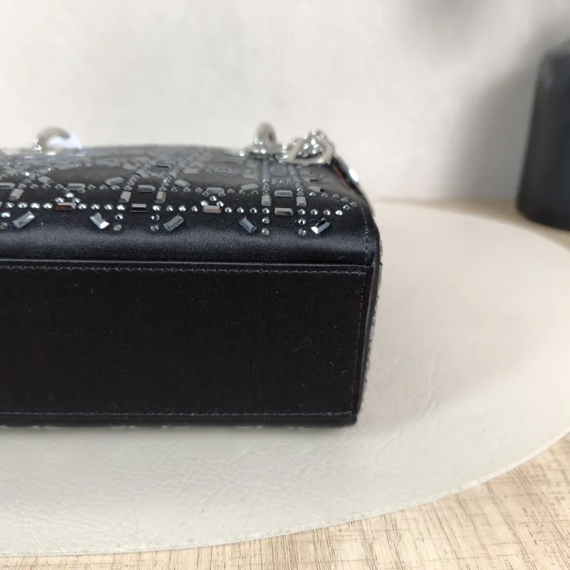 DIOR Crossbody Bag Lady Lady Dior Bag Black mini17 × 7 × 15 cm — detail view 2 of 13