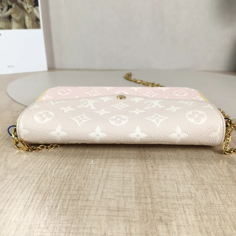 Louis Vuitton Crossbody Bag Pochette Félicie Colorblock Calfskin Small21 × 3 × 12 cm — detail view 9 of 16