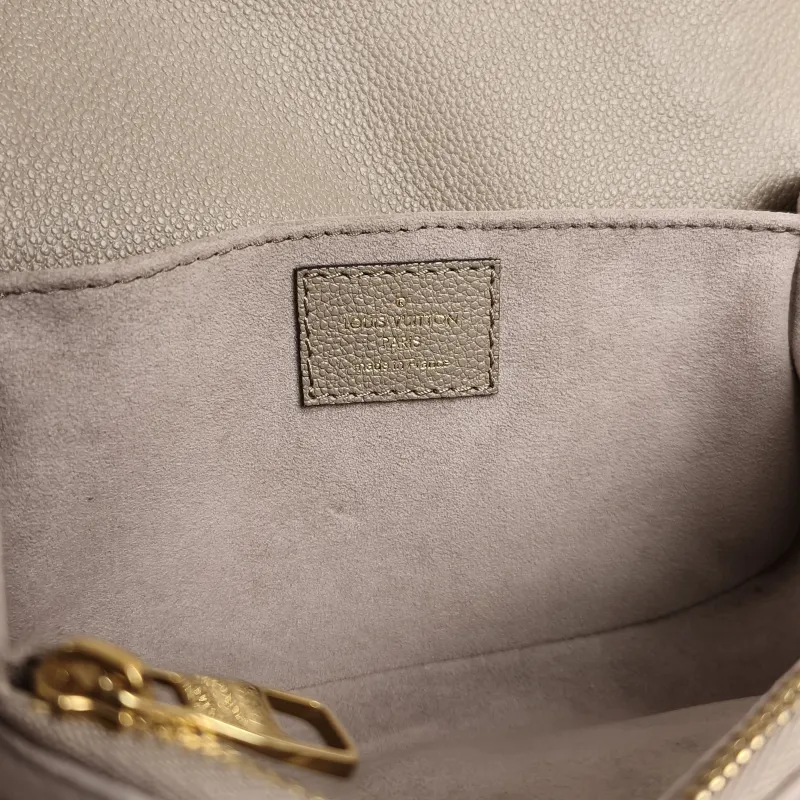 Louis Vuitton Crossbody Bag Pochette Métis East West Empreinte Embossed Calfskin Small21.5 × 6 × 13.5 cm — detail view 6 of 12