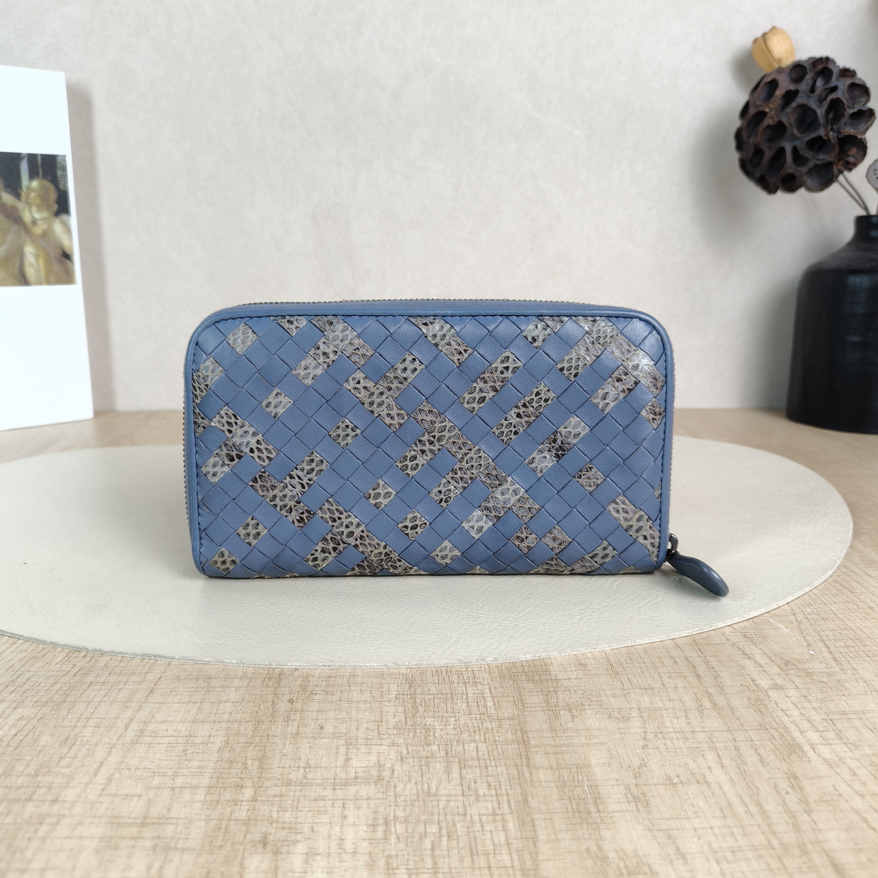 Bottega Veneta Wallet Edition Wallet Blue Lambskin One Size19 × 2 × 11 cm