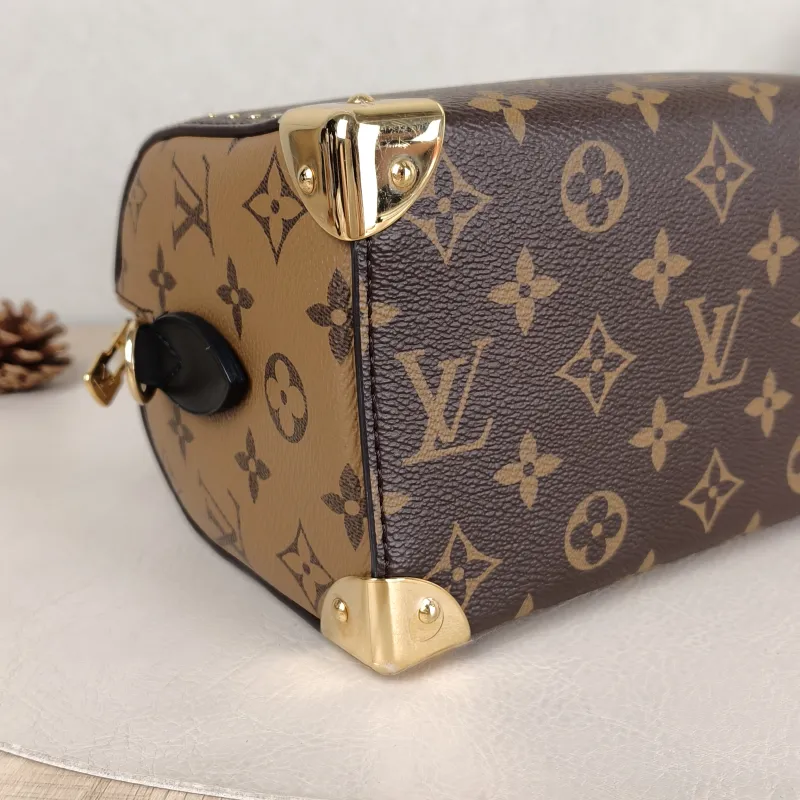 Louis Vuitton Crossbody Bag Speedy Trunk 20 Monogram PVC Small 20.5 × 11 × 13.5 cm — detail view 2 of 14