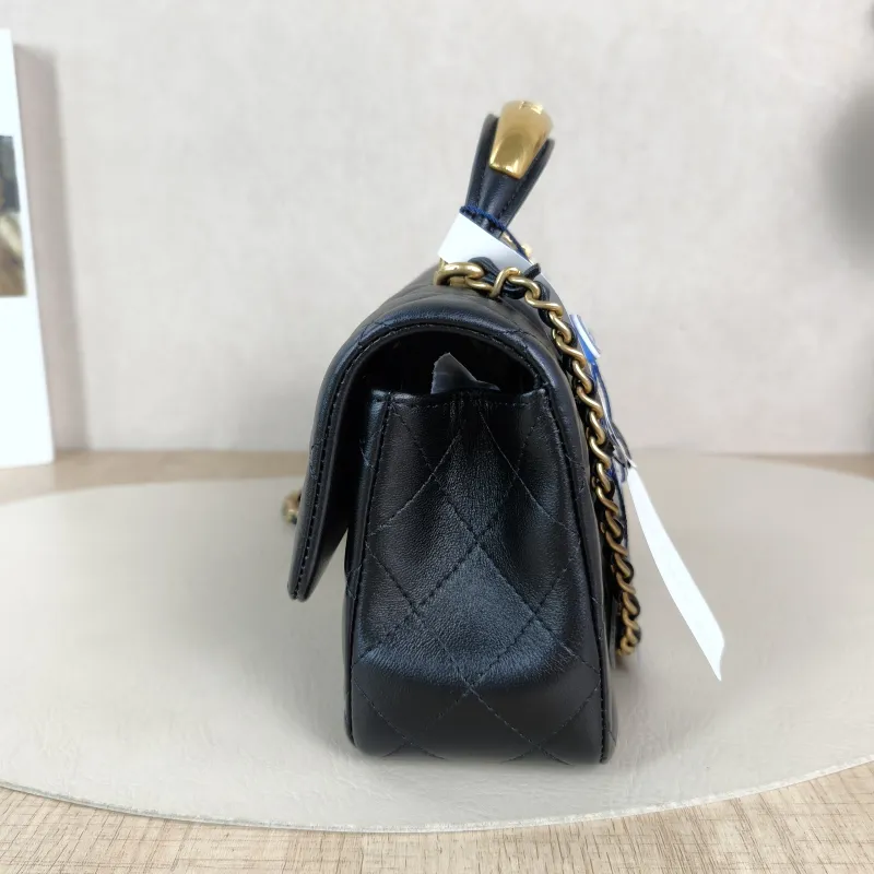 Chanel Crossbody Bag mini Black Lambskin mini20 × 6 × 12 cm — detail view 3 of 15