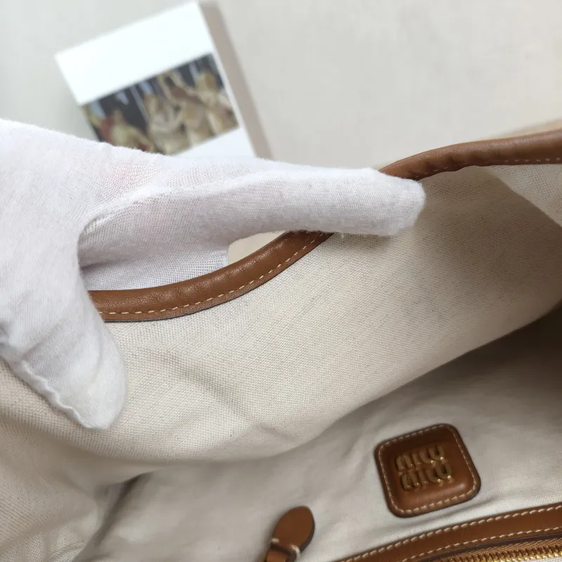 Miumiu Shoulder Bag IVY Tote Shopping Tote CC alfskin Medium 35*40 — detail view 5 of 10