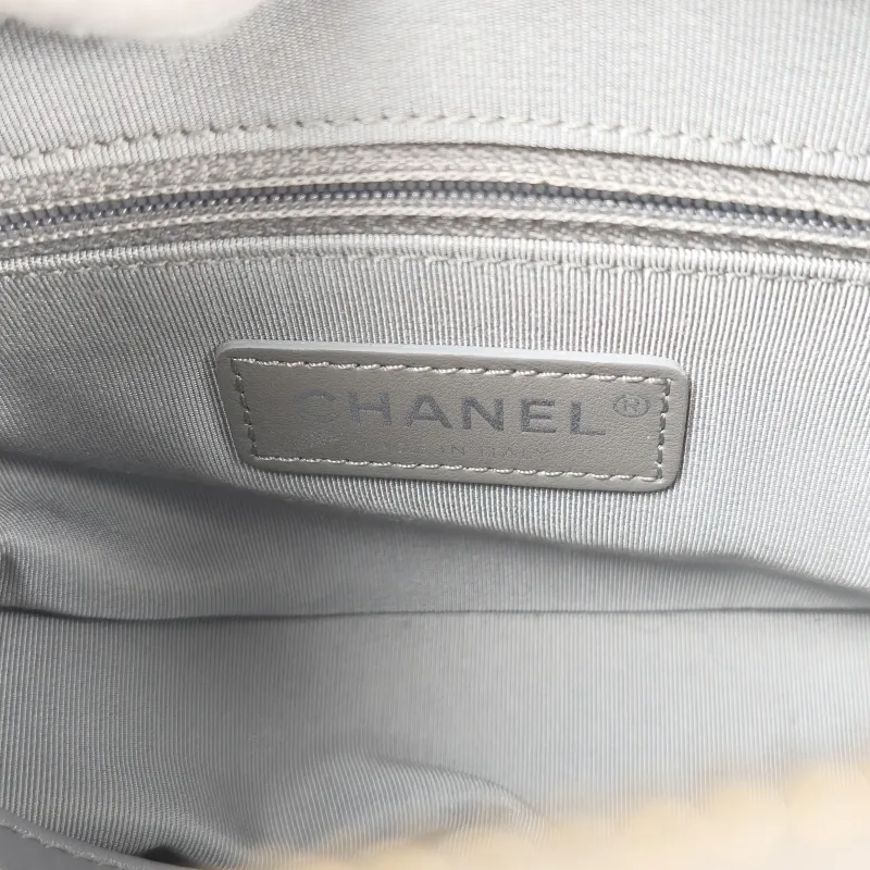 Chanel Crossbody Bag v Gabrielle Gabrielle Bag Grey Calfskin Small 20 × 8 × 15 cm 28 — detail view 2 of 14