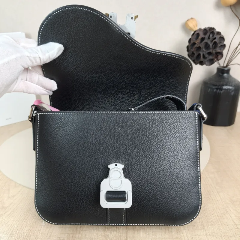 DIOR Crossbody Bag Black Calfskin Small 23 × 6 × 17.5 cm — detail view 3 of 11