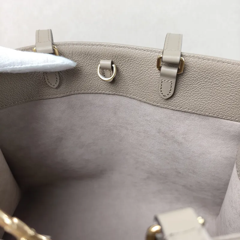 Louis Vuitton Shoulder Bag Onthego Medium Monogram Empreinte Embossed Calfskin Medium 35 × 14 × 27 cm — detail view 5 of 11