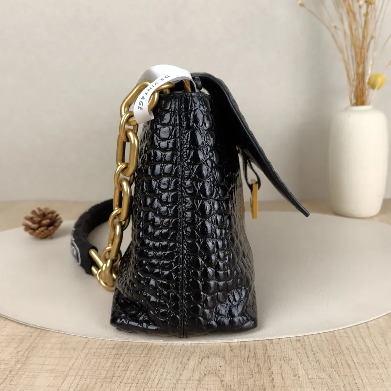 BALENCIAGA Shoulder Bag DOWNTOWN Black Calfskin Small30 × 10 × 17.5 cm — detail view 10 of 16