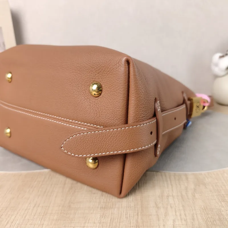 Louis Vuitton Shoulder Bag Low Key Hobo Shoulder Bag Calfskin Small 24 × 16 × 28 cm — detail view 12 of 15
