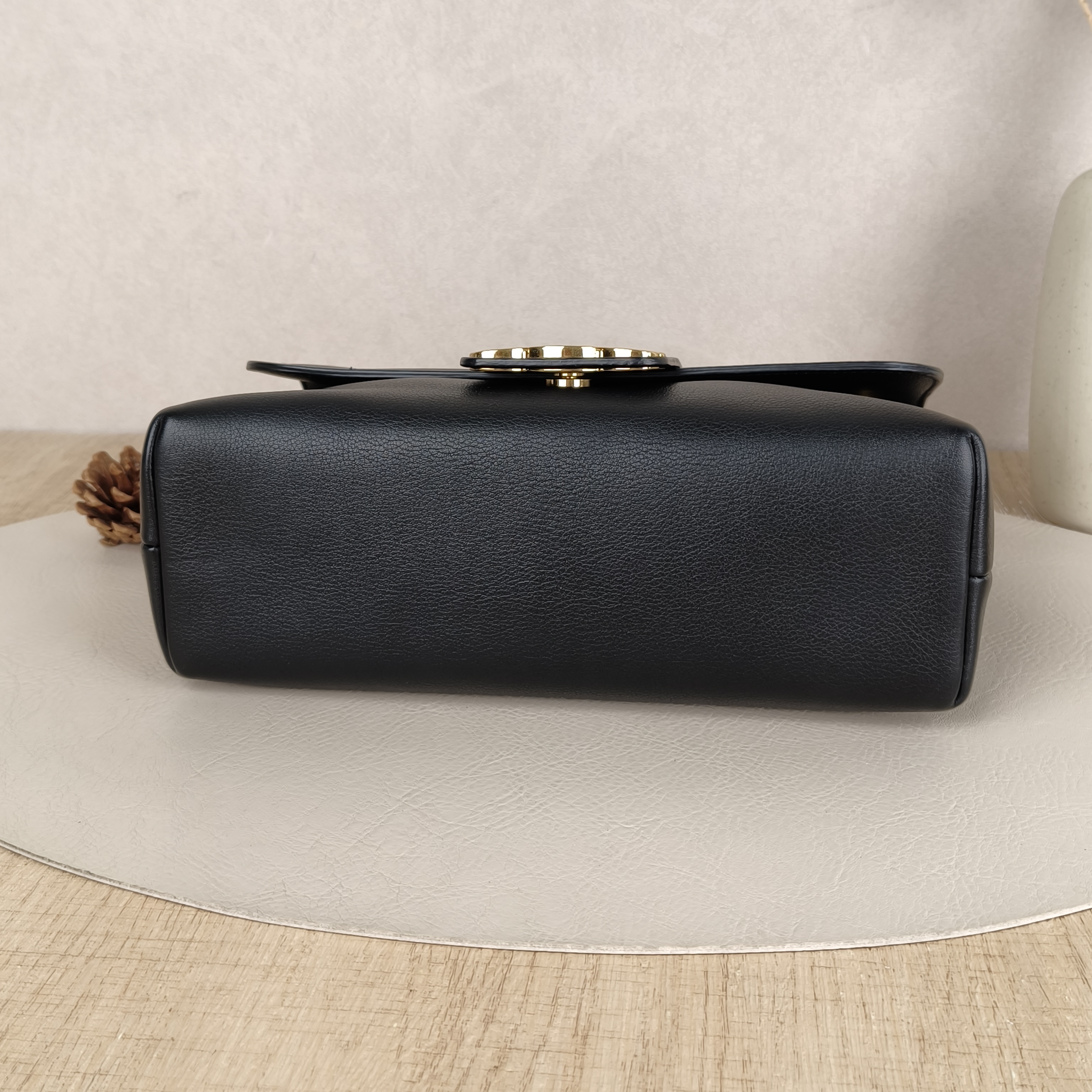 CELINE Crossbody Bag Victoire Chain Bag Black Calfskin Medium25 × 8 × 15 cm — cover view 2 of 8