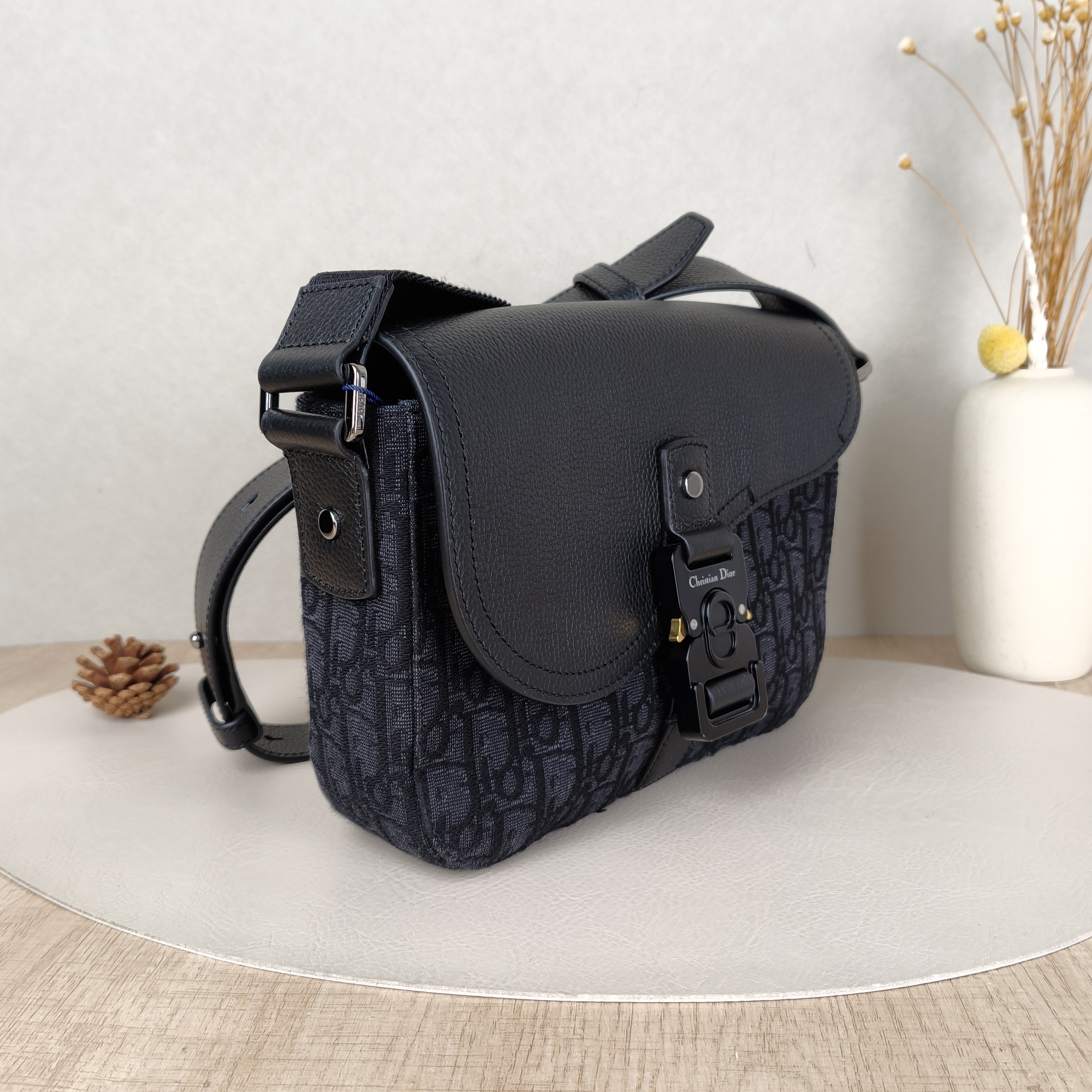 DIOR Crossbody Bag Monogram Canvas One Size23 × 6 × 18 cm — cover view 5 of 5