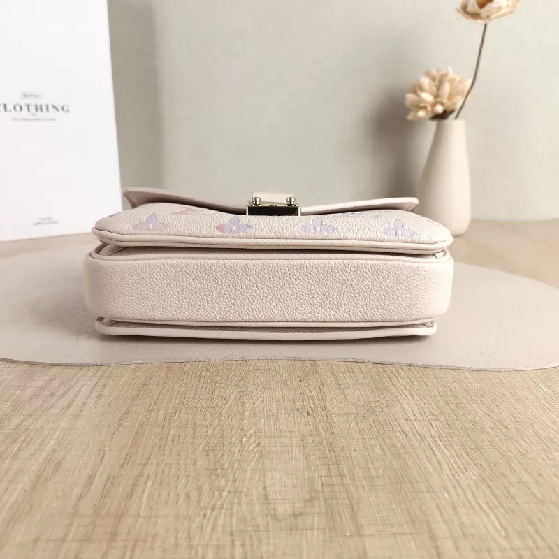 Louis Vuitton Crossbody Bag Pochette Métis East West Empreinte Embossed Calfskin Small 21.5 × 6 × 13.5 cm — cover view 2 of 6
