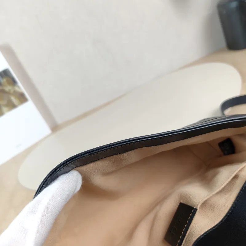 GUCCI Crossbody Bag GG Marmont Small Marmont 22 Black CC alfskin Small 22 × 6 × 13 cm — detail view 4 of 13