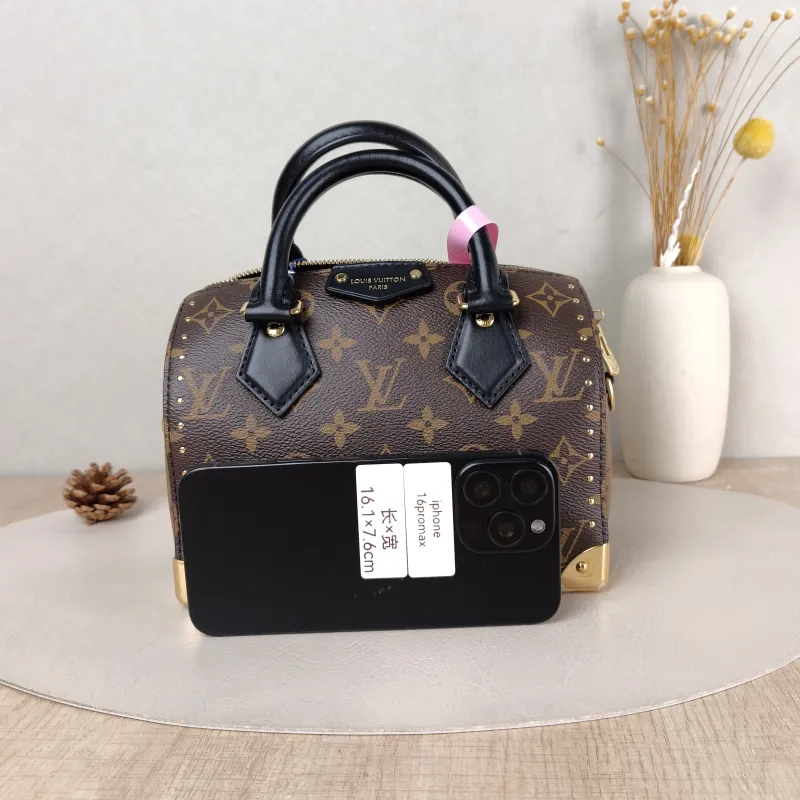 Louis Vuitton Crossbody Bag Speedy Trunk 20 Monogram PVC Small 20.5 × 11 × 13.5 cm — cover view 4 of 5