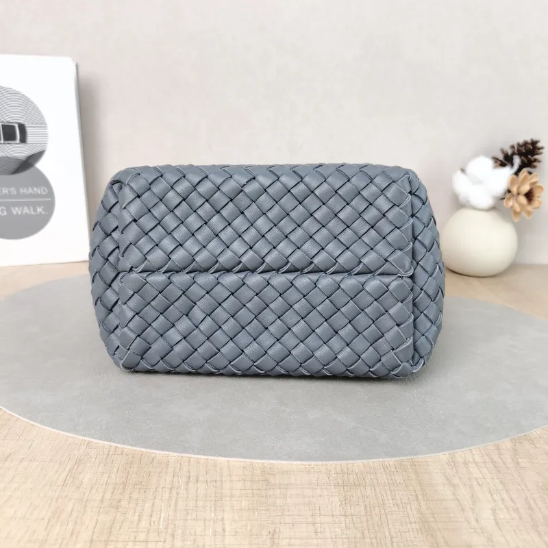 Bottega Veneta Shoulder Bag Shoulder Bag Grey Lambskin One Size 18 × 12 × 15 cm — cover view 4 of 5