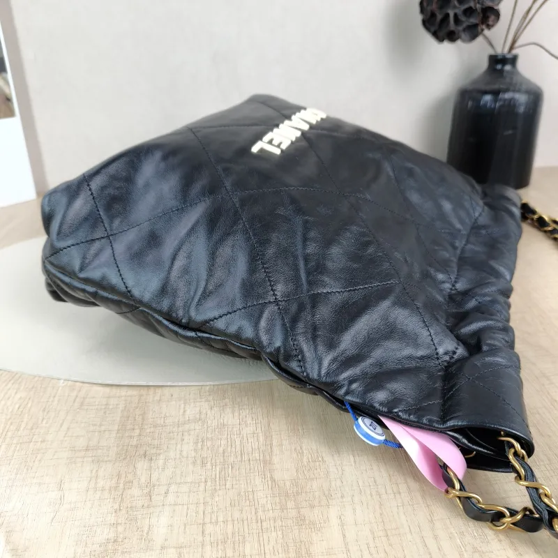 Chanel Shoulder Bag 22Bag Black CC alfskin Small 35 × 7 × 37 cm — detail view 1 of 13