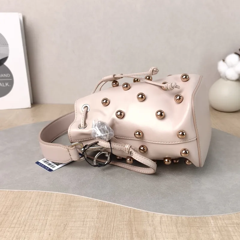 FENDI Crossbody Bag Mon Tresor Bucket Bag Pink Calfskin Mini 12 × 10 × 18 cm — detail view 5 of 11