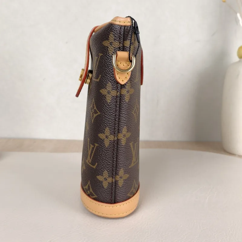 Louis Vuitton Crossbody Bag Fold Me Monogram PV Cmini14.5 × 6.5 × 18 cm — detail view 7 of 9