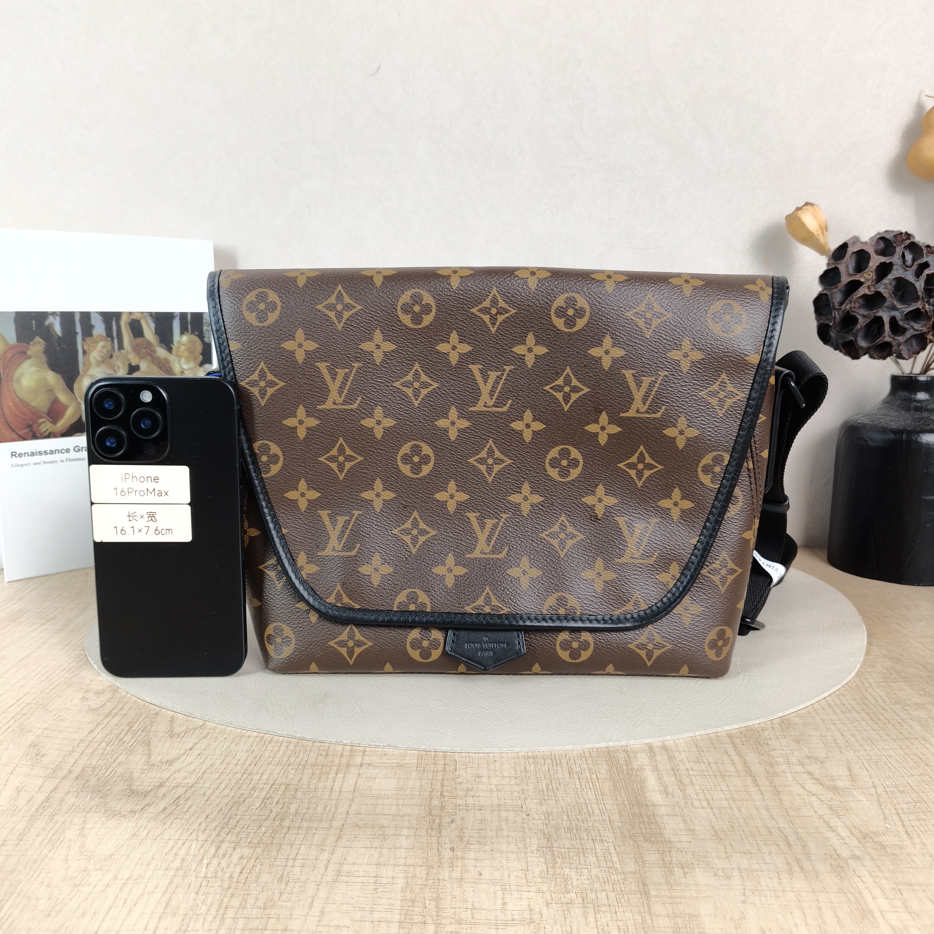 Louis Vuitton Crossbody Bag Magnetic Messenger Bag Monogram PVC One Size31.5 × 8 × 22 cm — cover view 3 of 5