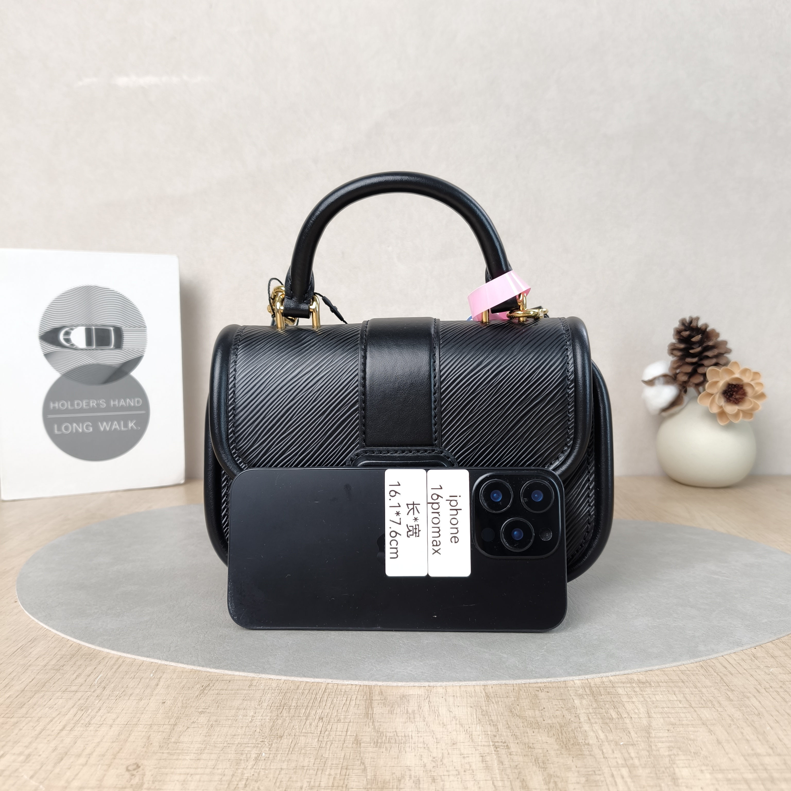 Louis Vuitton Crossbody Bag Hide and Seek Messenger Bag Black Epi Embossed Calfskin One Size21 × 8 × 15 cm — cover view 5 of 5