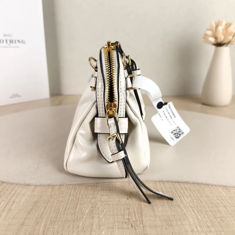Miumiu Shoulder Bag Caprice White Calfskin One Size 24 × 8.5 × 14 cm — detail view 1 of 11